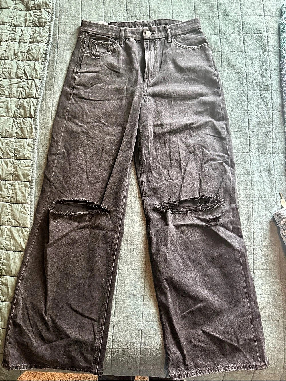 American Eagle Distressed Boyfriend Jeans in Black Size 8